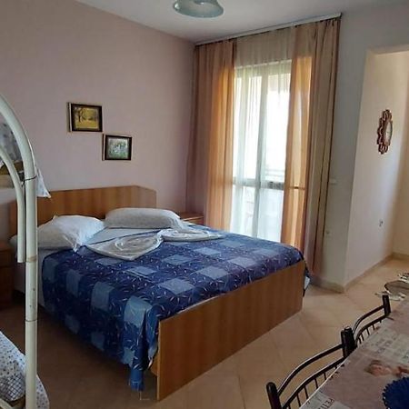 Villa Madani Durrës Buitenkant foto