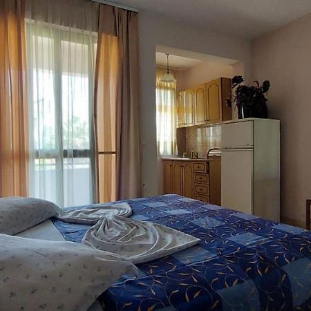 Villa Madani Durrës Buitenkant foto