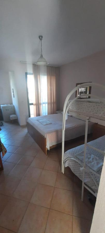 Villa Madani Durrës Buitenkant foto
