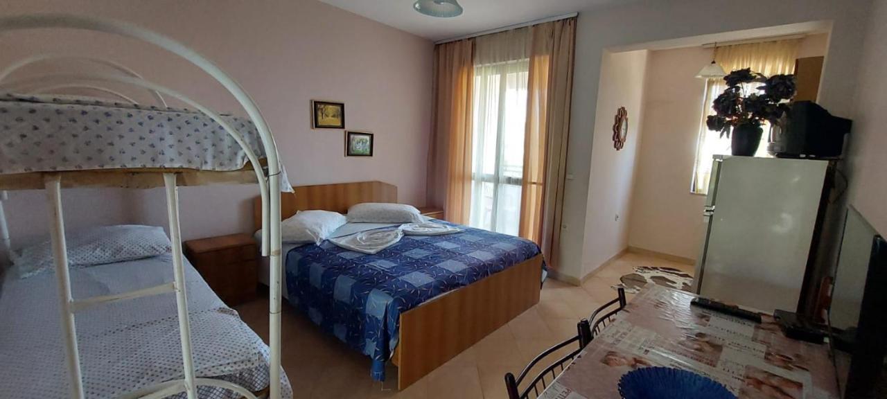 Villa Madani Durrës Buitenkant foto