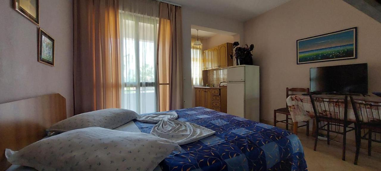 Villa Madani Durrës Buitenkant foto