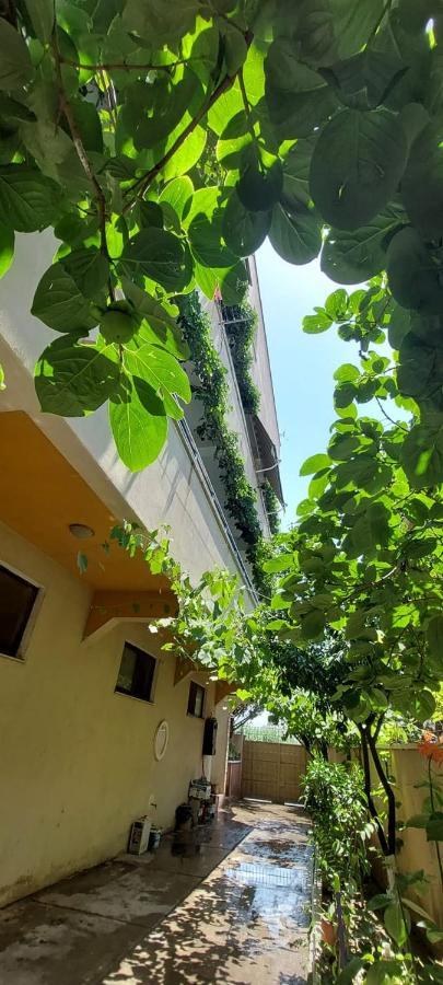Villa Madani Durrës Buitenkant foto